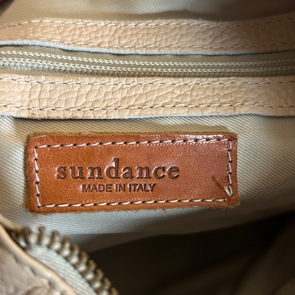 Sundance Pebbled Leather Handbag with Shoulder Strap in Blush Made in Italy - Picture 8 of 9